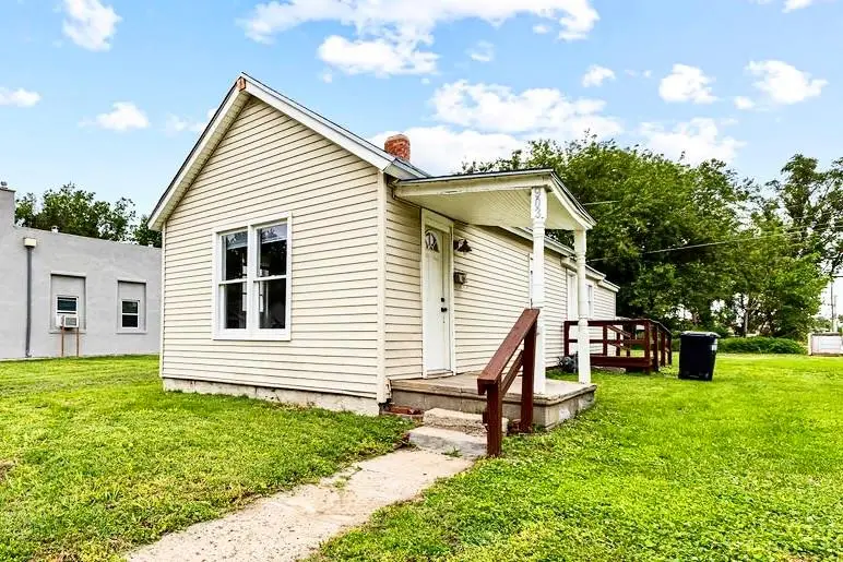 903 W Valley Street, Saint Joseph, MO 64504 - #1