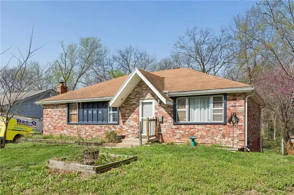 7804 NW Milrey Drive, Kansas City, MO 64152