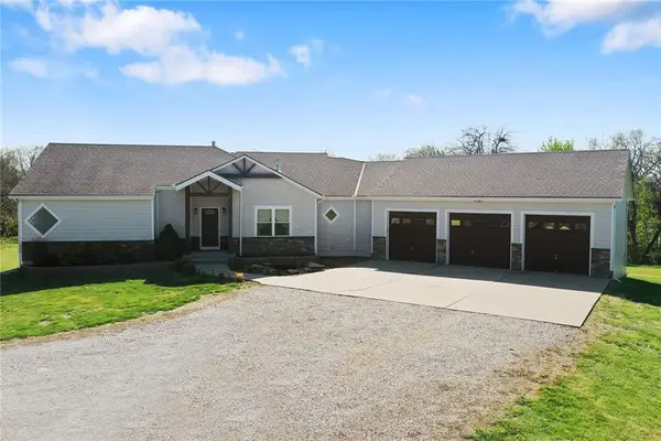 11112 E 227th Street, Peculiar, MO 64078