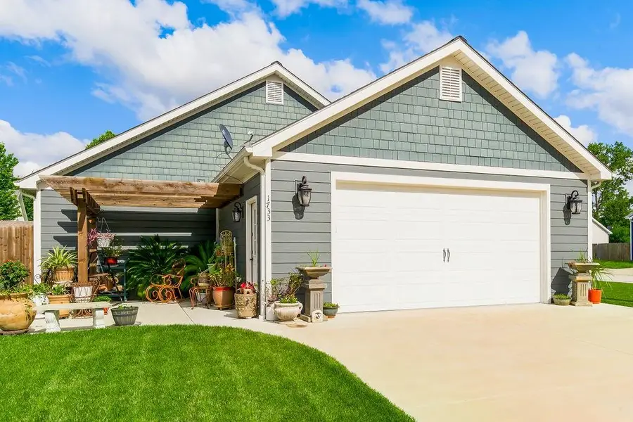 1733 S Chestnut Street, Ottawa, KS 66067 - #2