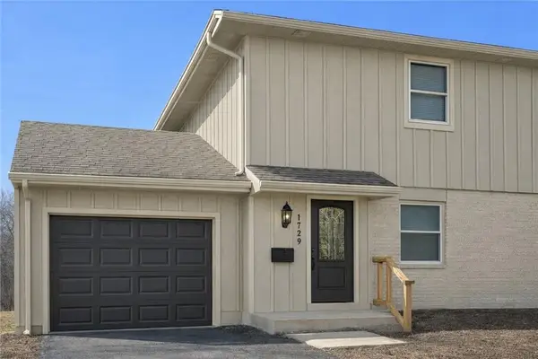 7728 Kessler Lane, Overland Park, KS 66204
