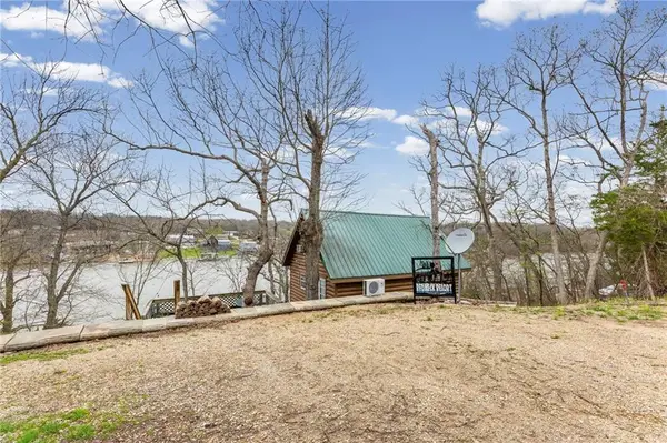 61 N Lakeview Road, Mapleton, KS 66754