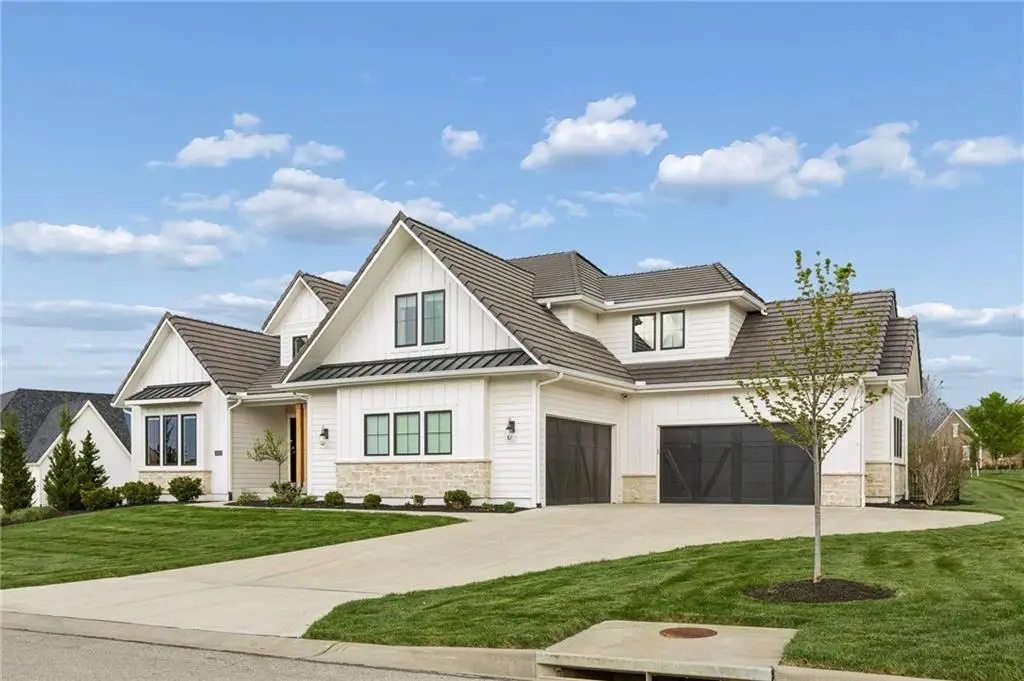 10711 W 173rd Terrace, Overland Park, KS 66221 - #1