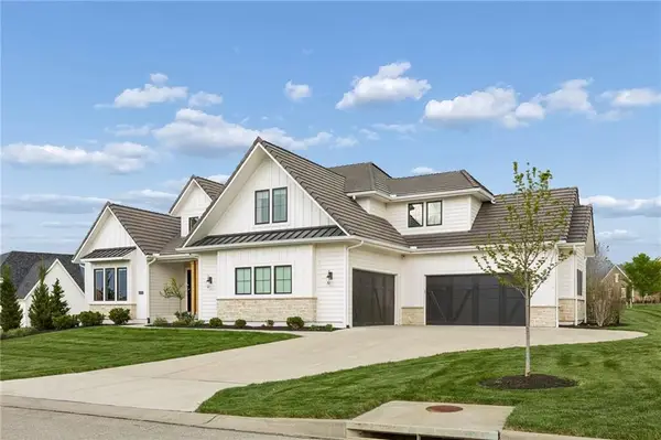 10711 W 173rd Terrace, Overland Park, KS 66221