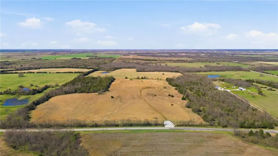 3528 West Virginia Road, Kincaid, KS 66039 - #3