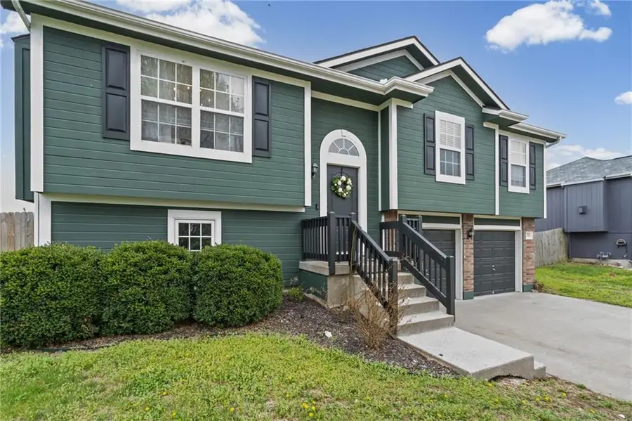 705 Fall Creek Circle, Belton, MO 64012 - #2