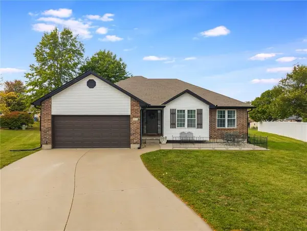 413 E Lawn Circle, Odessa, MO 64076