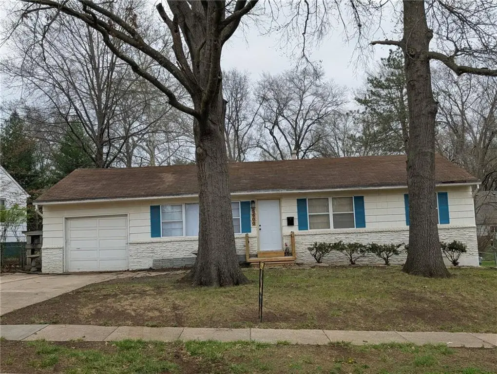 5600 W 101 Terrace, Overland Park, KS 66207 - #1