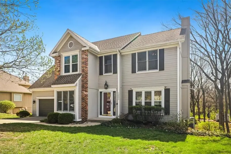 13805 Midland Drive, Shawnee, KS 66216 - #2