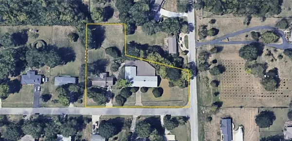 8306-8310 Mccormack Drive, Lenexa, KS 66227