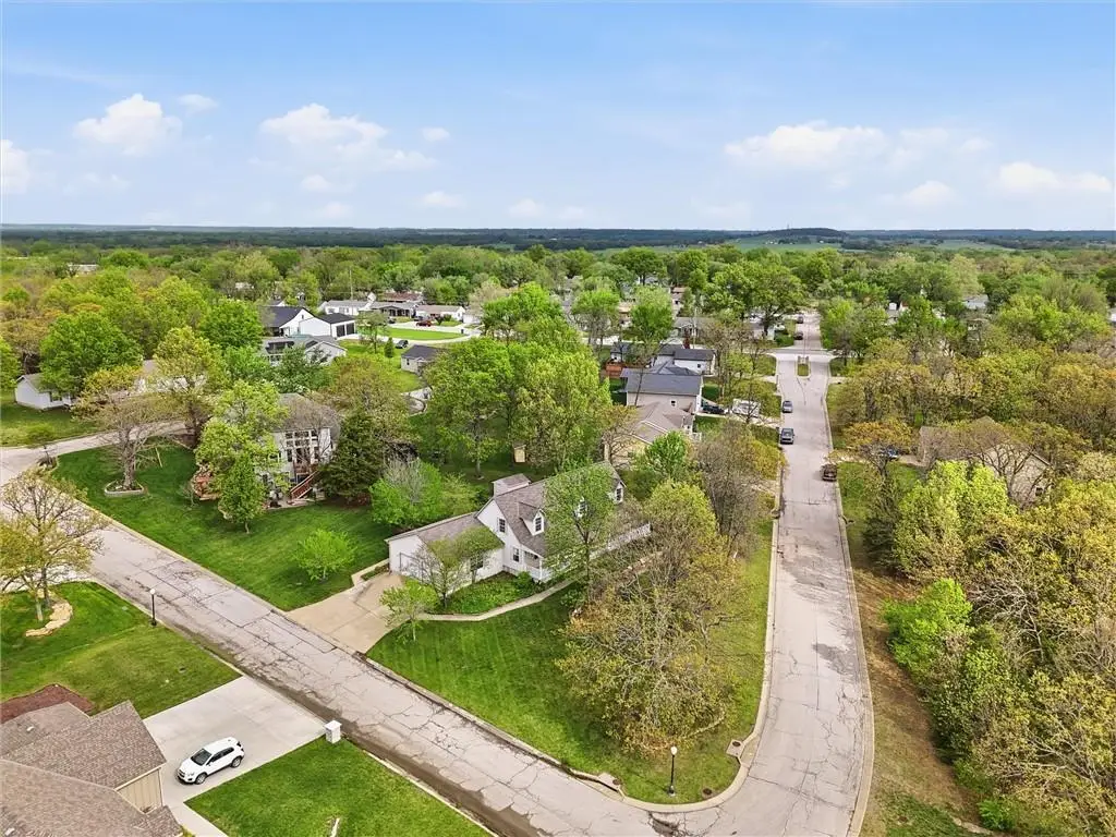 612 17th Street, Osawatomie, KS 66064 - #1