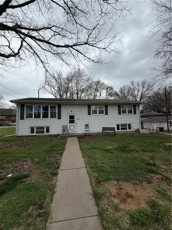 616 Santa Fe Street, Leavenworth, KS 66048 - #1