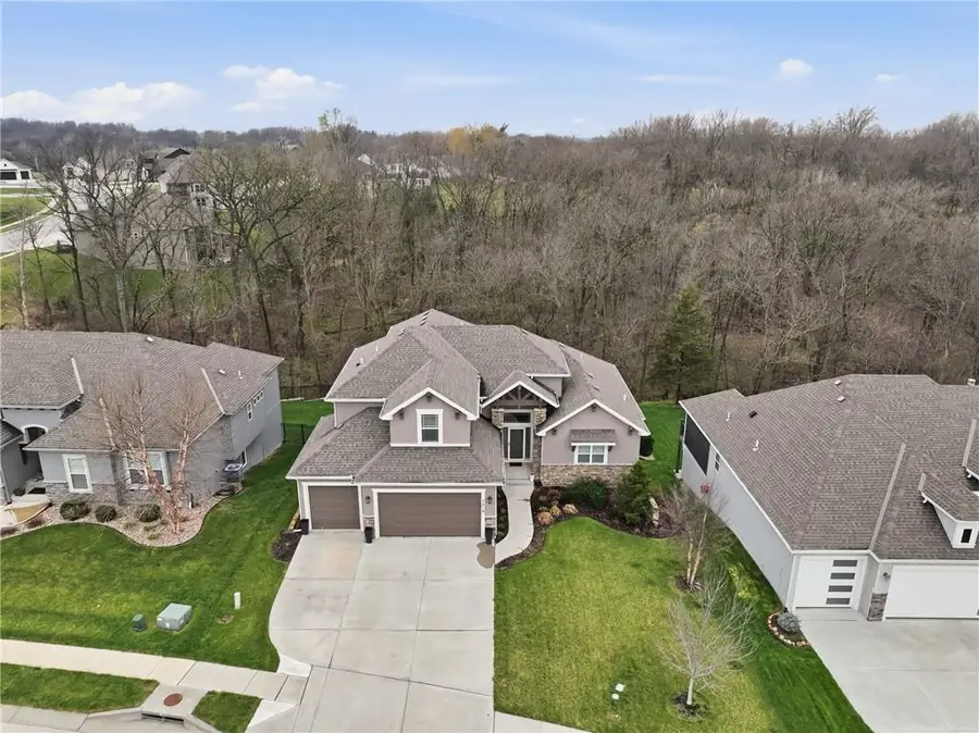 7310 NW Clore Drive, Parkville, MO 64152 - #2