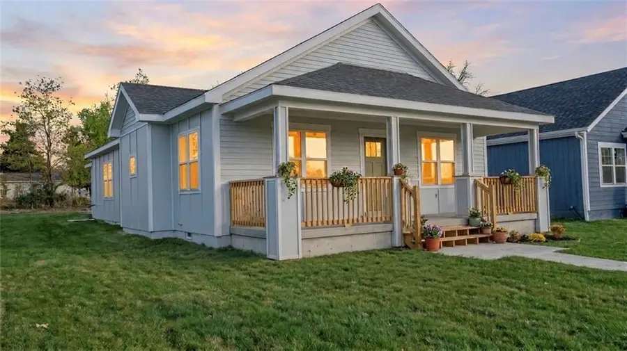 716 Chestnut Avenue, Osawatomie, KS 66064 - #2