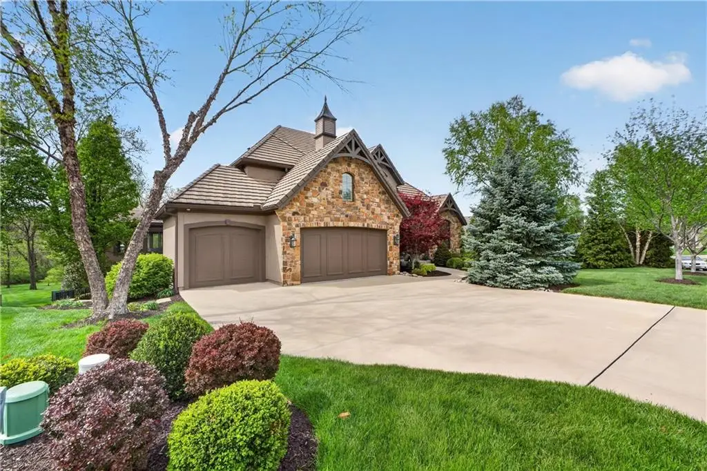 15320 Larsen Street, Overland Park, KS 66221 - #1