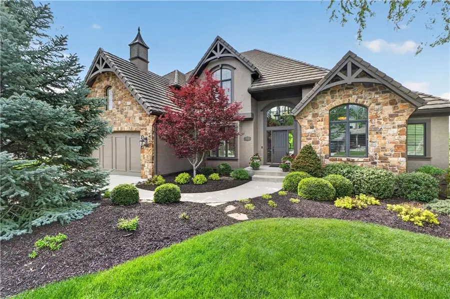 15320 Larsen Street, Overland Park, KS 66221 - #2
