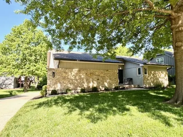 6528 Bradshaw Street, Shawnee, KS 66216 - #1