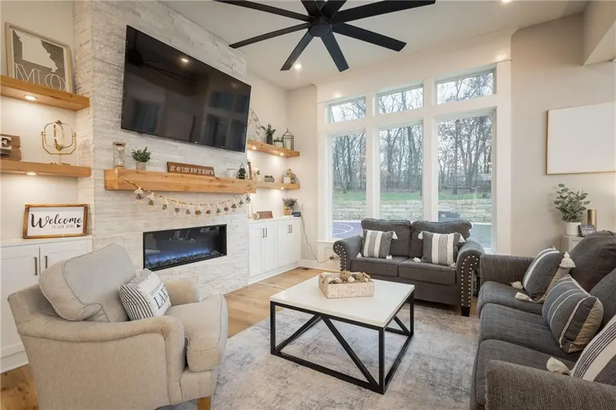 517 Southshore Drive, Lake Winnebago, MO 64034 - #3