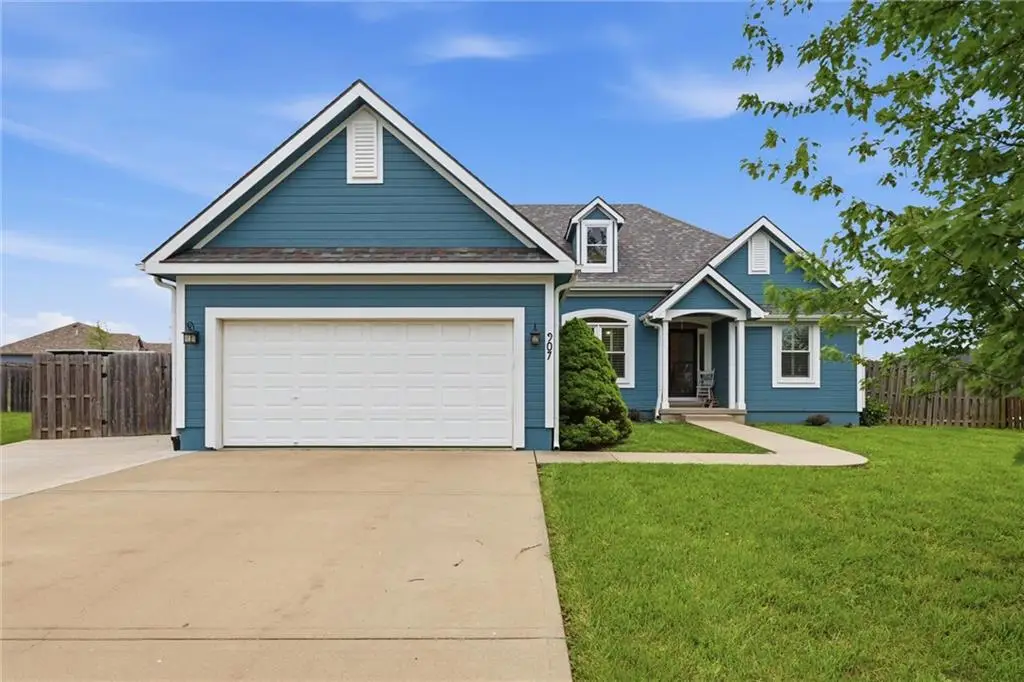 907 Hemlock Street, Paola, KS 66071 - #1