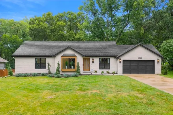 2019 W 81 St Terrace, Leawood, KS 66206