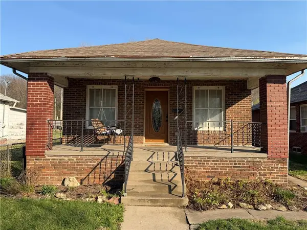 5207 Pryor Avenue, St Joseph, MO 64504