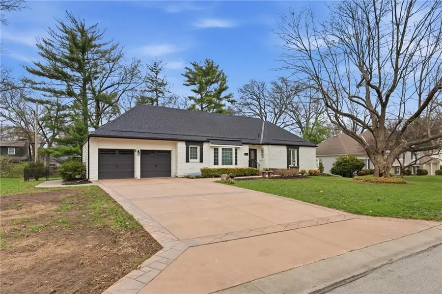 3600 W 84th Terrace, Prairie Village, KS 66206 - #3