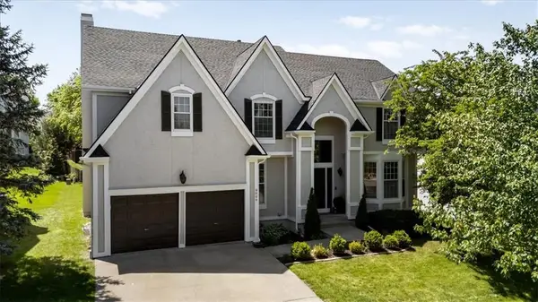9009 W 148th Terrace, Overland Park, KS 66221