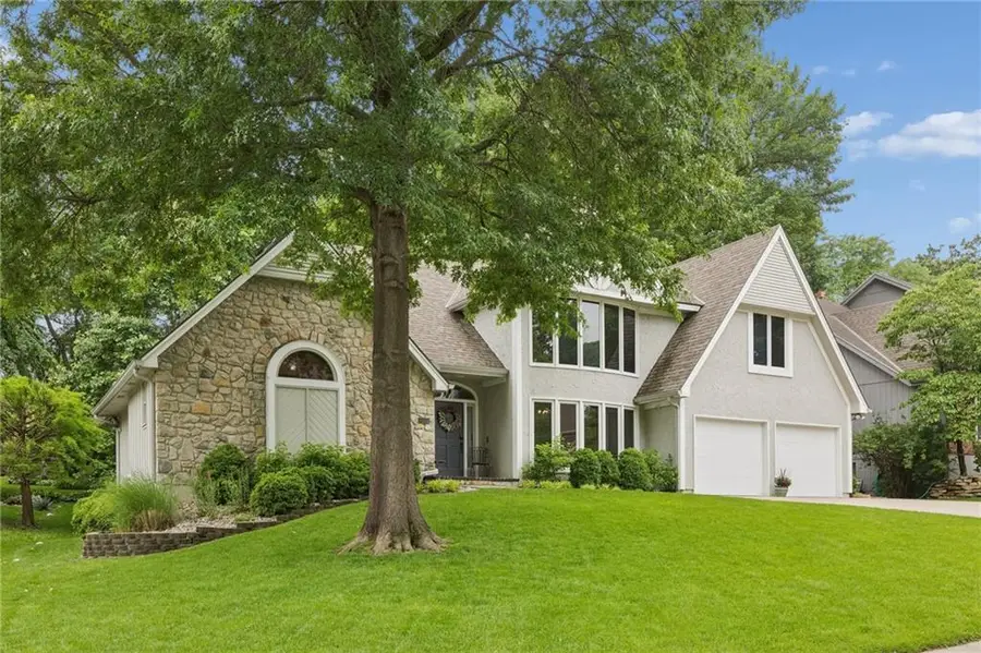 142 The Woodlands Drive, Gladstone, MO 64119 - #3