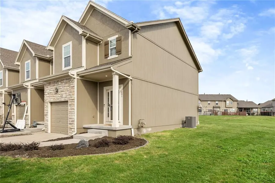 201 N Laurel Street, Gardner, KS 66030 - #2