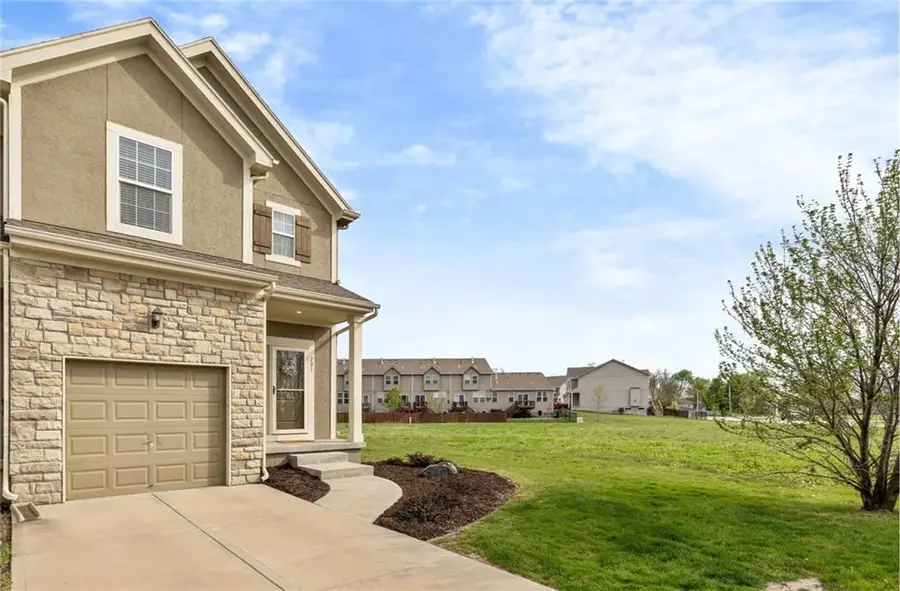 201 N Laurel Street, Gardner, KS 66030 - #3