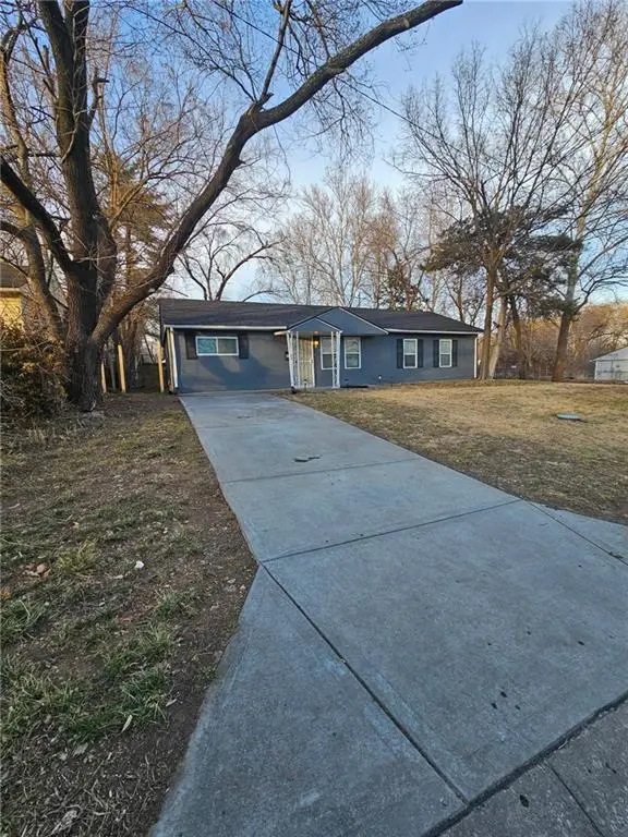 4818 E 45th Street, Kansas City, MO 64130 - #2