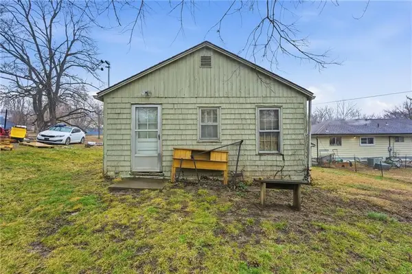 3734 Ditzler Avenue, Kansas City, MO 64133