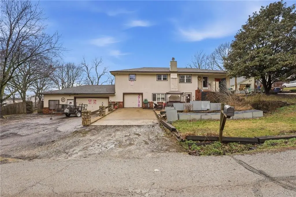 3738 Ditzler Avenue, Kansas City, MO 64133 - #1