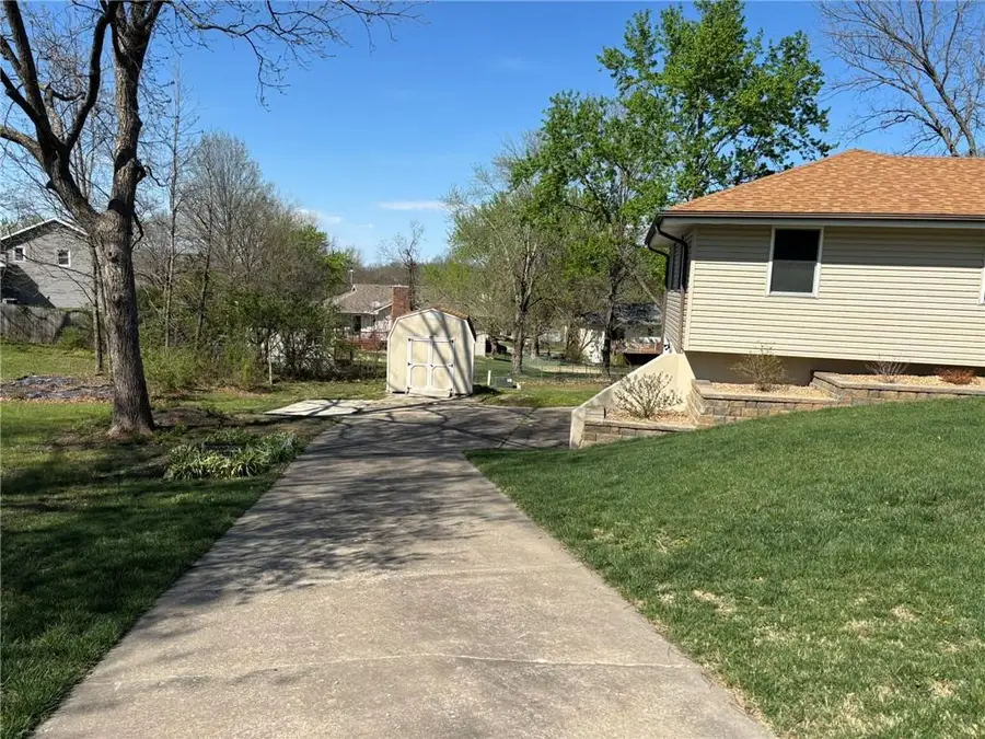 102 Cottonwood Close Street, Warrensburg, MO 64093 - #3