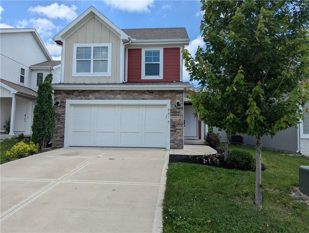 8816 SW 9th Street, Blue Springs, MO 64064 - #1