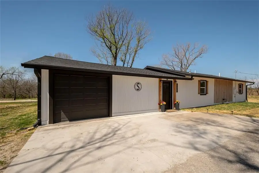 3985 43rd Street, Meriden, KS 66512 - #3