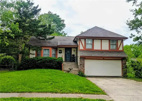 14204 S Raintree Drive, Olathe, KS 66062