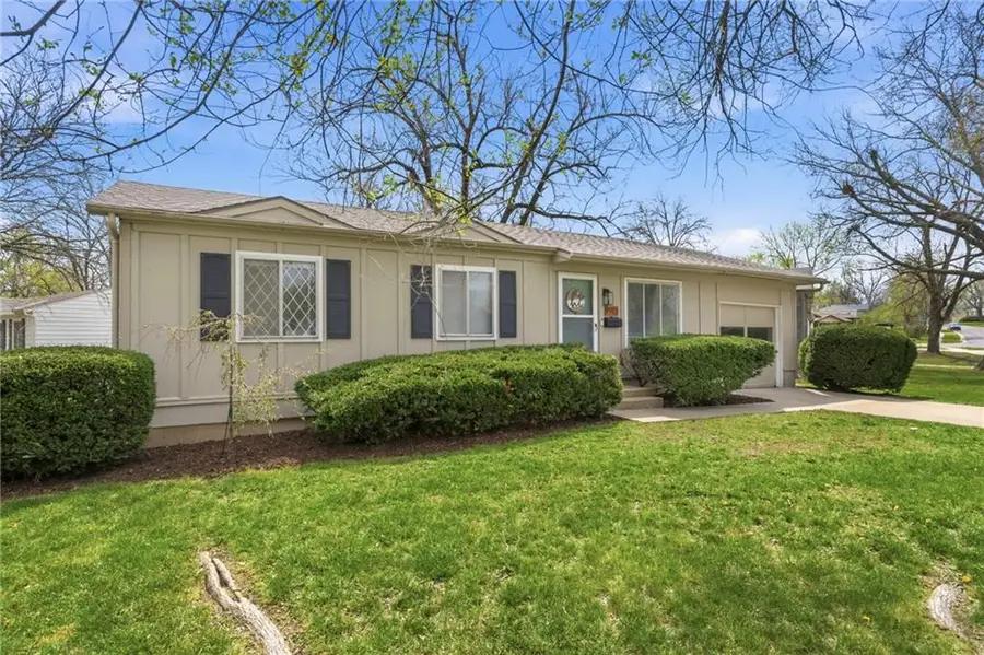 9915 Grandview Drive, Overland Park, KS 66212 - #3