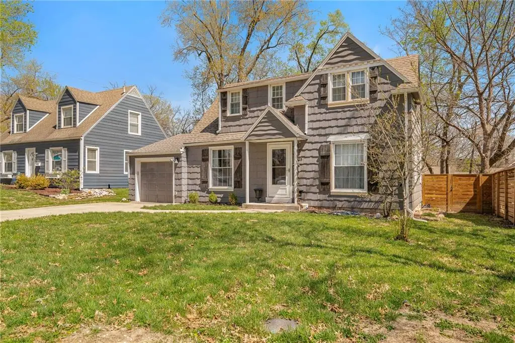 7905 Belleview Avenue, Kansas City, MO 64114 - #1