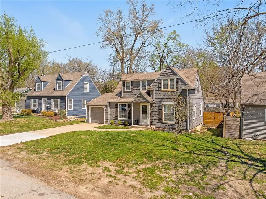 7905 Belleview Avenue, Kansas City, MO 64114 - #2