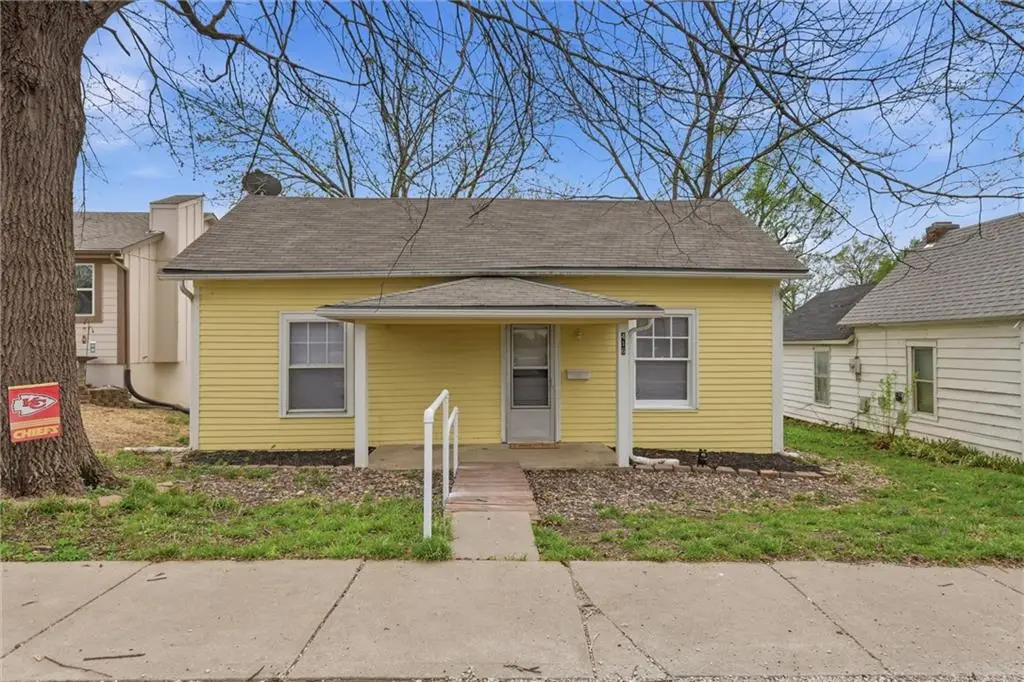 416 2nd Street, Belton, MO 64012 - #1