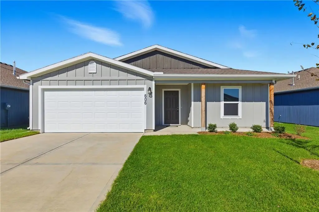 621 W Bluebird Street, Gardner, KS 66030 - #1