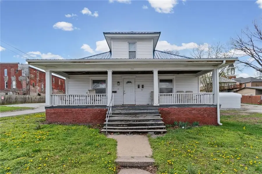111 N Virginia Street, Carrollton, MO 64633 - #2