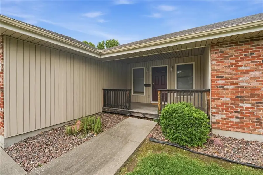 6720 N Indiana Avenue, Kansas City, MO 64119 - #2
