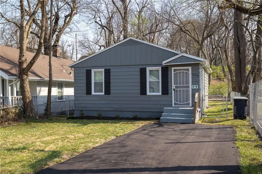 3309 E 69th Street, Kansas City, MO 64132 - #3