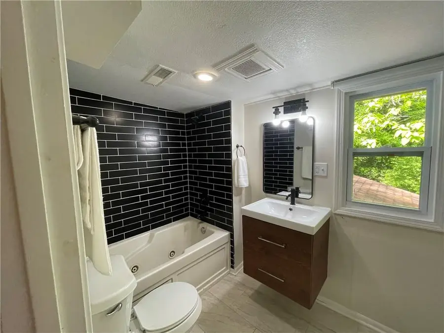 3336 Wyoming Street, Kansas City, MO 64111 - #3