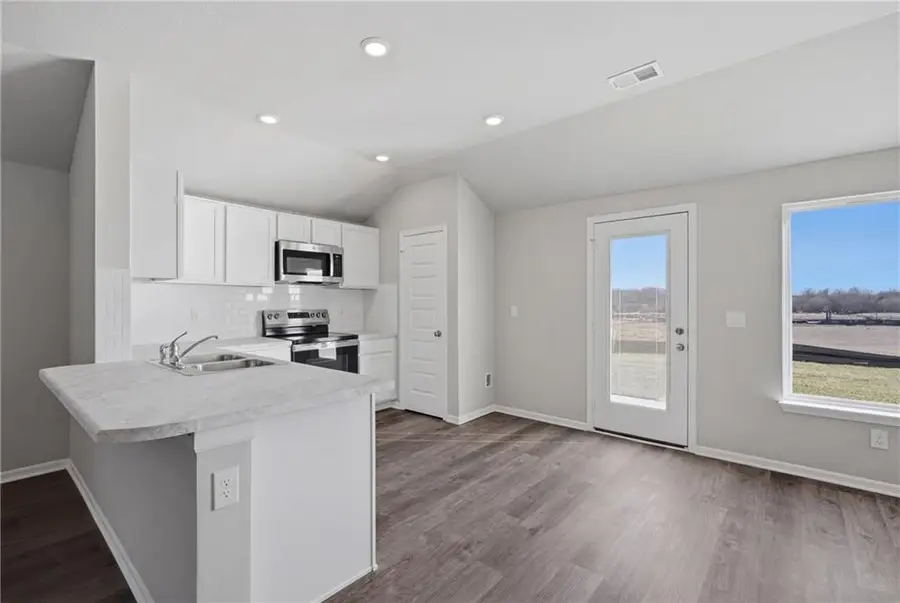 19451 Lincoln Street, Spring Hill, KS 66083 - #2