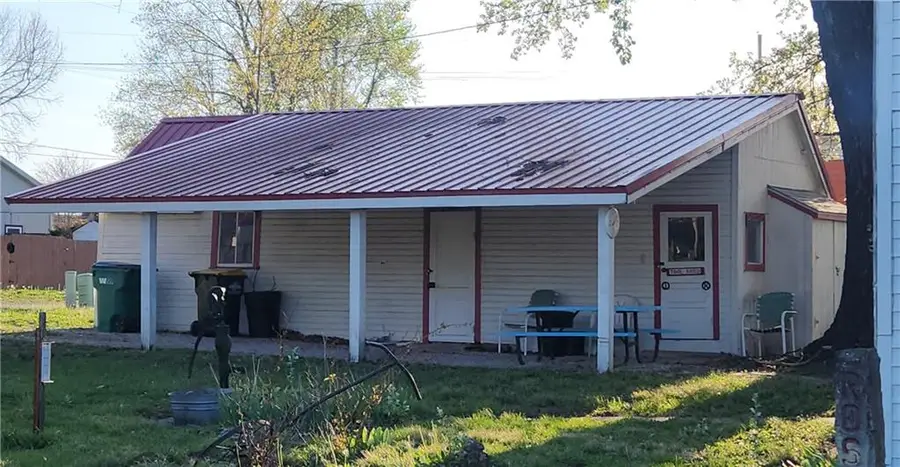 6 Simms Street, Louisburg, KS 66053 - #3