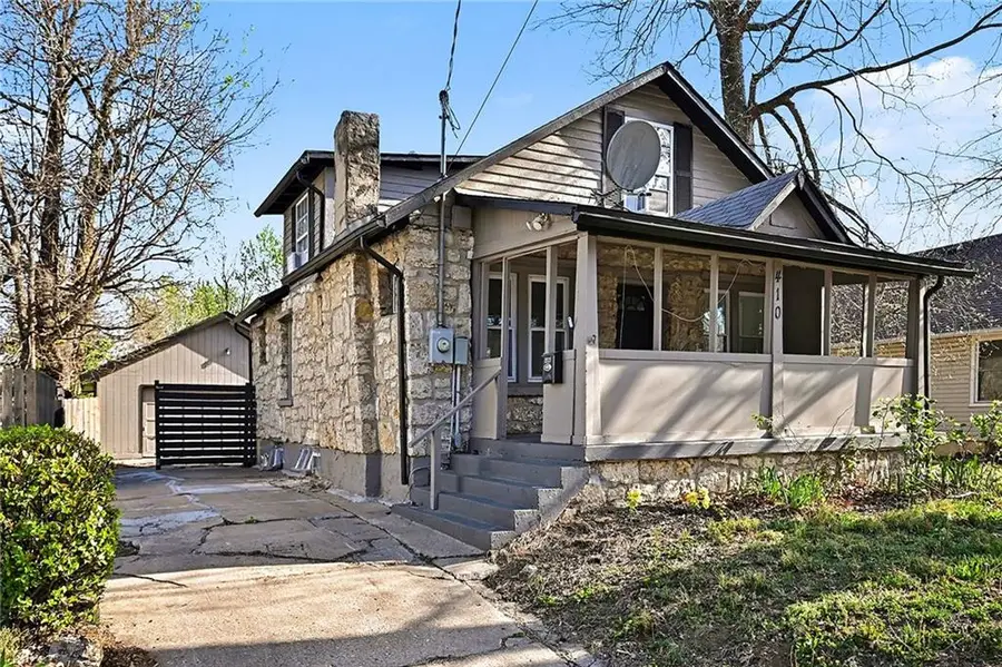 410 E Kansas Avenue, Independence, MO 64050 - #2