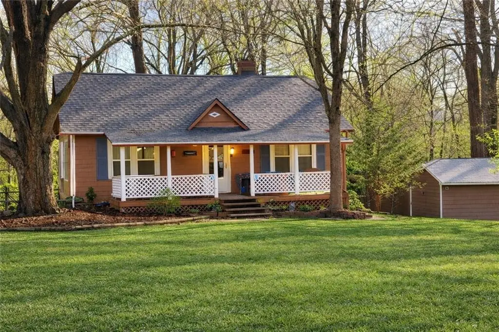 5401 NE Russell Road, Kansas City, MO 64117 - #1